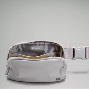New!! Lululemon Everywhere Belt Bag- Silver